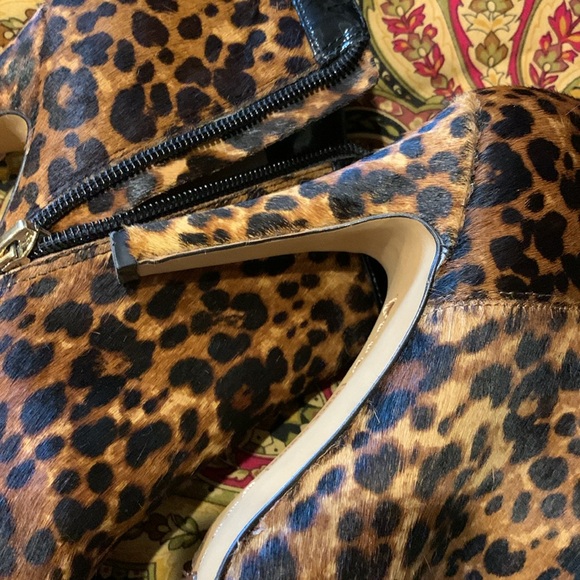 Vince Camuto Calf Hair Heel Open Toe Booties Size 61/2 - Picture 8 of 8